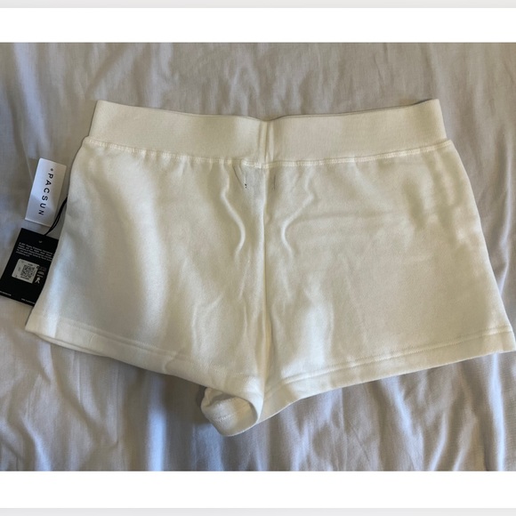 PLAYBOY BY PACSUN SIZE M WHITE SHORTS - Picture 3 of 3